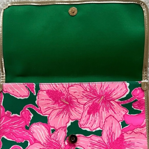 NWT Lilly Pulitzer “Hibis Kiss” Envelope Pouch Clutch Purse OS Pink/Green - Picture 9 of 9